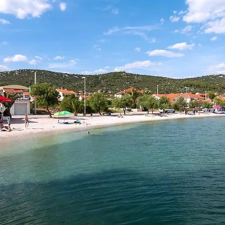 8660a Vinišće
