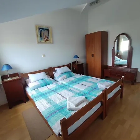 8660a Vinišće